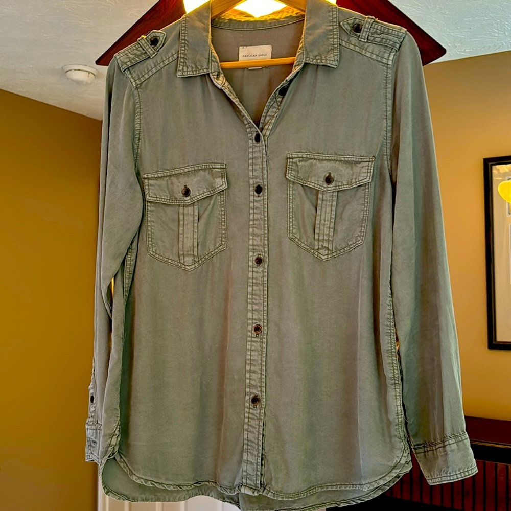 American Eagle button up military style shirt